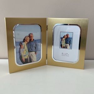 NWT 5x7 Frame